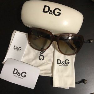 Dolce & Gabbana brown polarized sunglasses 🕶